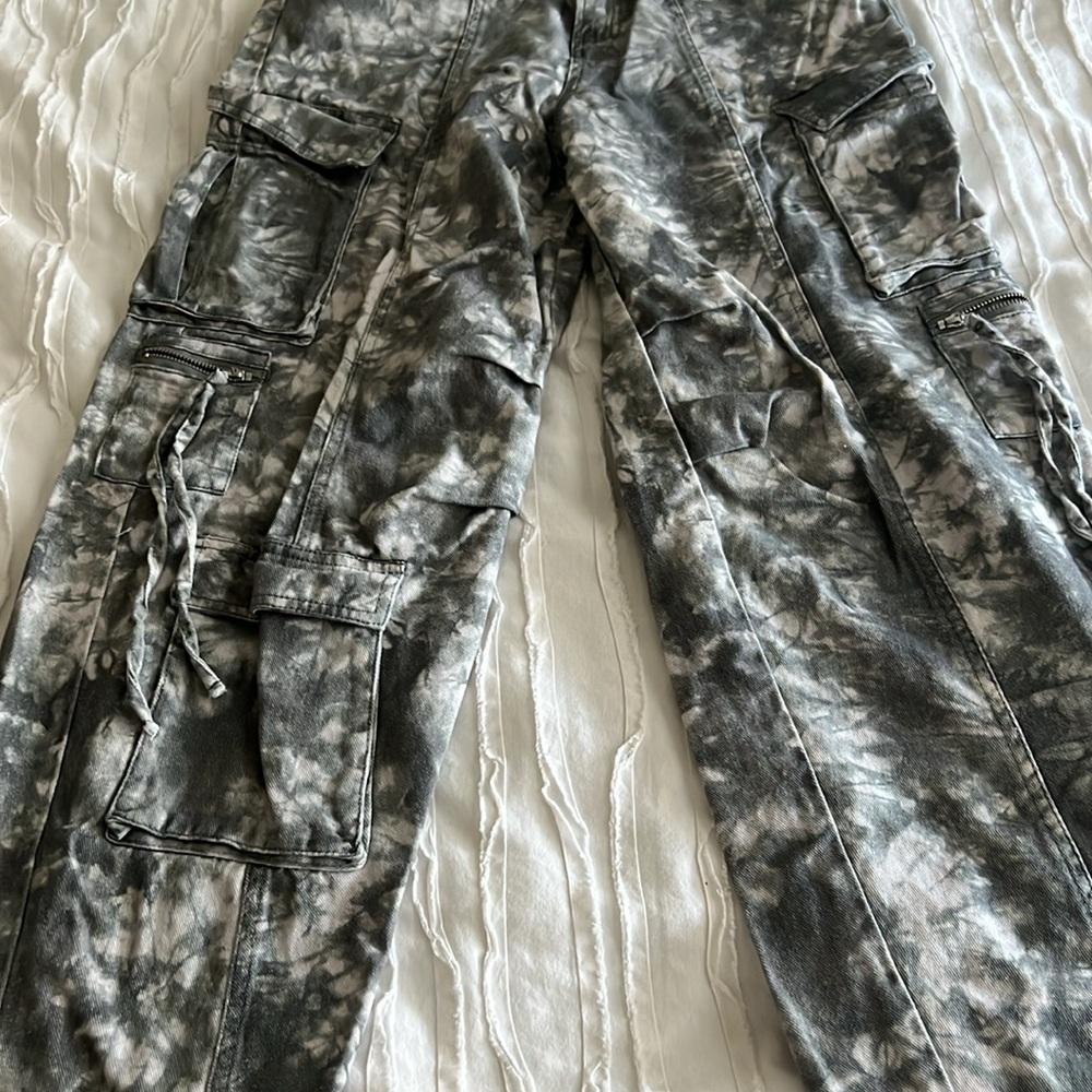 H&M Divided Cargo Pants - Picture 2 of 9